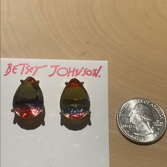 Betsy Johnson rainbow 🌈  drop earrings 💖💝 - Picture 3 of 5